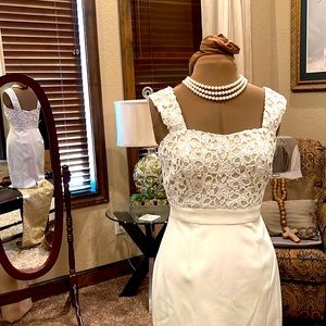 Kay Unger New York, Size 2, Ivory